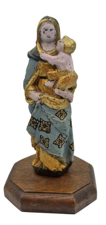 18世纪木雕圣母抱婴像，高25厘米（彩绘及底座为后世所加）