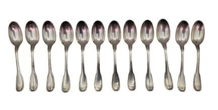 12 Cuillères à moka en argent, modèle coquille chi