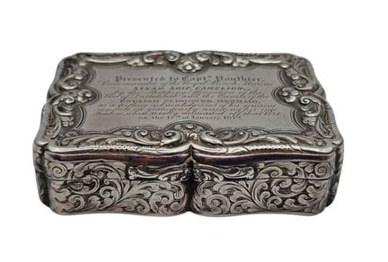Boîte rectangulaire en argent et vermeil de forme 