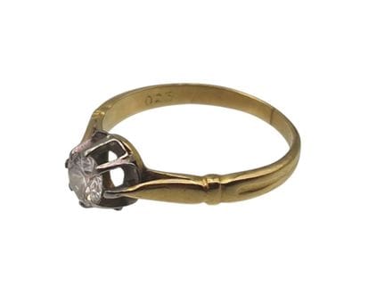 Goldring mit einem Diamanten von 0,50 Karat, Riffe