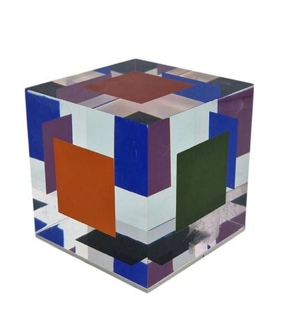 赫苏斯·拉斐尔·索托（1923-2005）， 《迷你立方体》，1996年，有机玻璃与丙烯酸颜料雕塑，