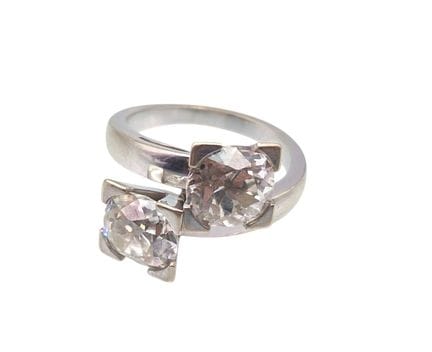 Anillo «Tú y yo» de oro blanco 750°/00, engastado 
