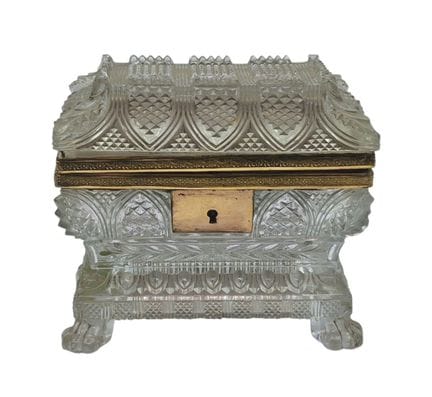 Nécessaire de couture en coffret en cristal du cre