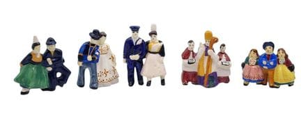 QUIMPER. HENRIOT (maiolica), Set di 5 soggetti con