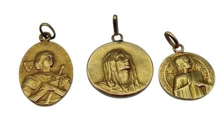 3 Gold religious medals, Weight: 9.53 grams