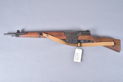 MAS 49 semi-automatic rifle. 7.5 mm caliber. Seria