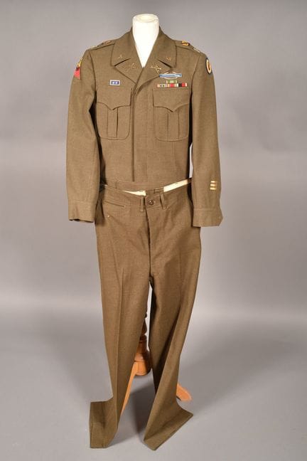 US—Complete uniform of a captain in the 14th Const