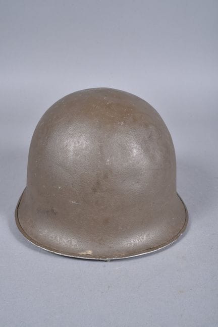 M/51/56 TAP helmet. Heavy helmet with original ant