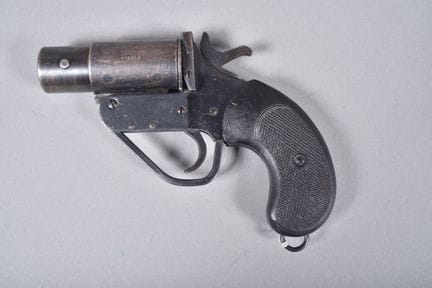 GB—No. 2 MkV signal pistol. Made of steel, bronze-
