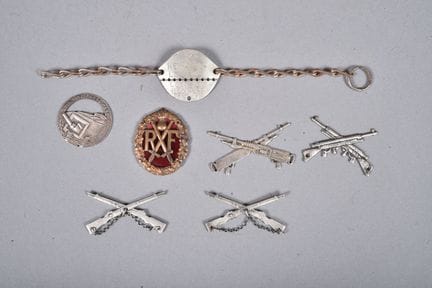 Fr- Set of French insignia and certificates, inclu