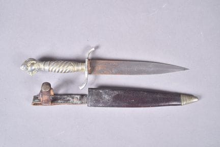 Black Forest dagger. Handle decorated with an eagl