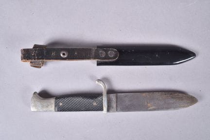 HJ dagger. Enameled insignia in very good conditio