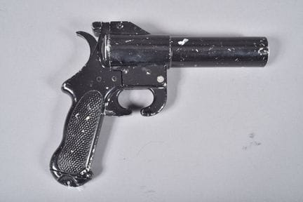 US—Kilgore Signal Pistol, Model B. Black-lacquered