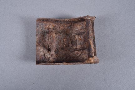Elite troops' belt buckle, made of iron, in field 