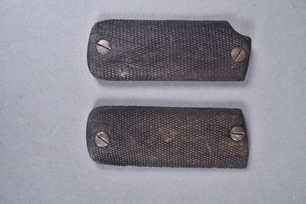 Fr- Pair of squared wooden inserts for Ruby pistol