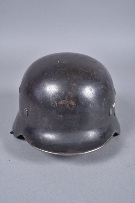 德国空军M/40头盔，配一枚徽章。盔体型号SE66——序列号20137？原厂蓝色。贴花完好度95%。