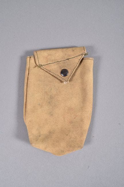 US—Rigger pouch made by a paratrooper for a Thomso
