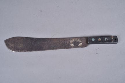 GB- Machete 227. Black composition handle riveted 