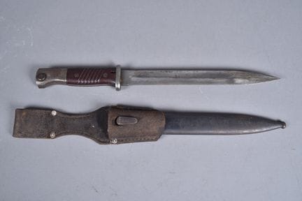 1884–98 bayonet for the 98K. Metal handle with bro