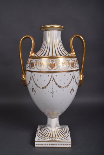 RICHARD- GINORI
Grand vase amphore en porcelaine b