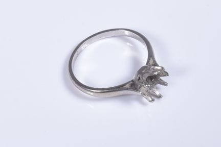 Monture de bague solitaire en platine (850 millièm