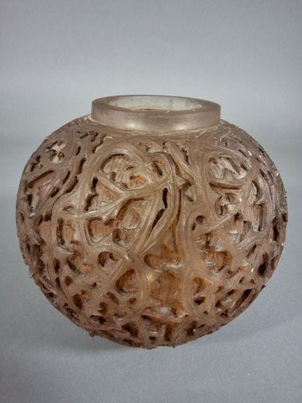 René LALIQUE (1860-1945) - Vase Épines en verre bl
