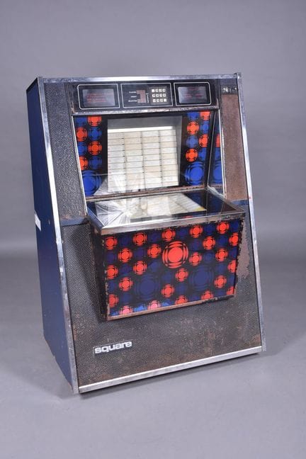 SQUARE, Juke box en metal y metal cromado. Dimensi