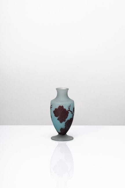 Daum - Vase, approximately 1910

18 x 8 x 8 cm


A