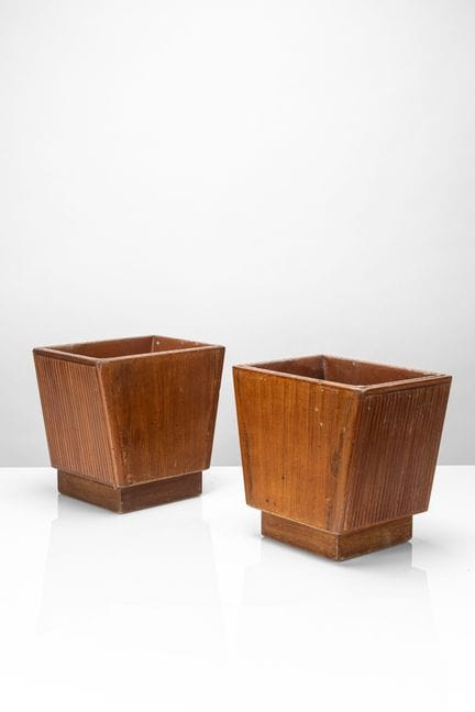 Made in Italy - Pair of planters, approximately 19