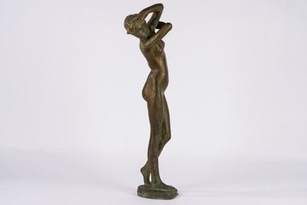 萨韦里奥·加托（雷焦卡拉布里亚 1877年—那不勒斯 1959年）  - 《高举双臂的女子》

青铜
