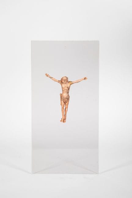 Cristo crucificado en coral de Sciacca, siglos XVI