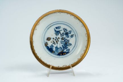 Porcelain saucer with an oriental decoration in co