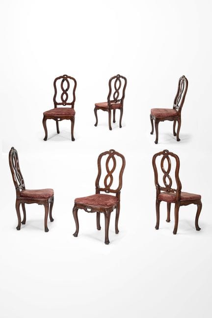 Conjunto de seis sillas de nogal tallado. Véneto, 