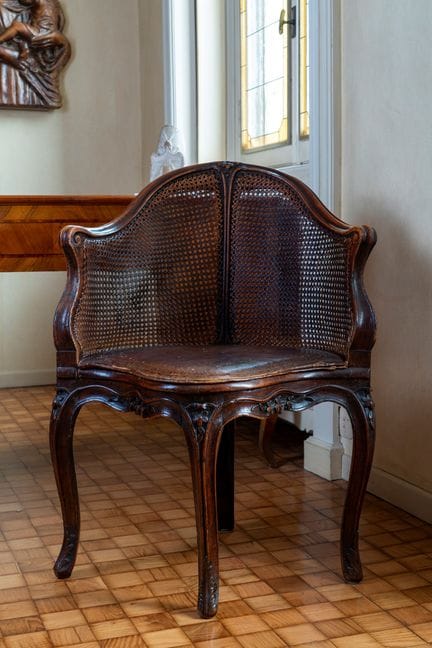Sillón bergère de estilo Luis XV de haya teñida (s