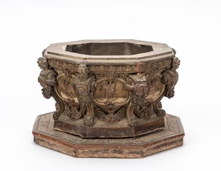 Maqueta de un bordillo de pozo con base octogonal,