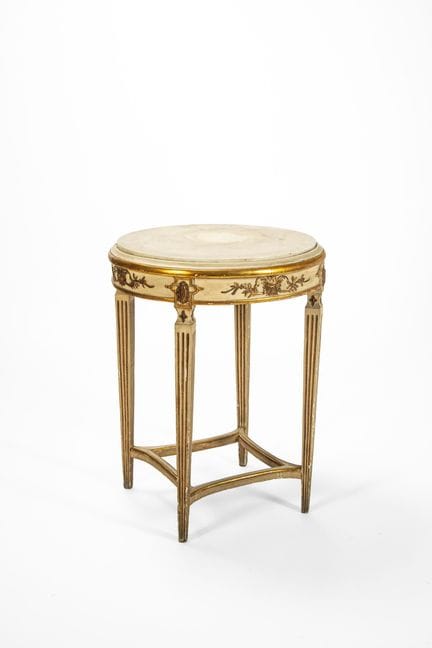 Mesa de centro de madera lacada y dorada con table