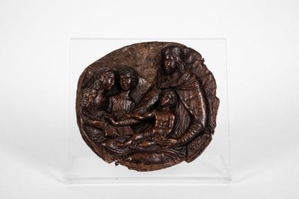 Altorrelieve de terracota que representa a la Virg