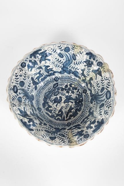 Cuenco de mayólica azul y blanca. Siglo XVII.

35 