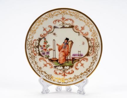 Polychrome porcelain saucer. Meissen, 1723-1724.

