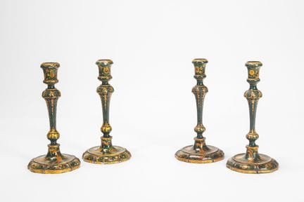 Dos pares de candelabros de madera lacada. Véneto,
