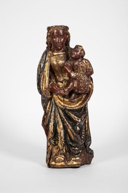 La Virgen con el Niño, en madera tallada, policrom