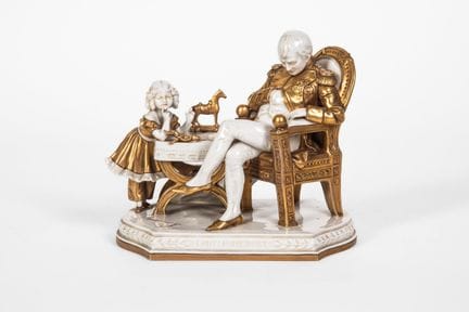 «Shhh, papá duerme». Conjunto de porcelana blanca 