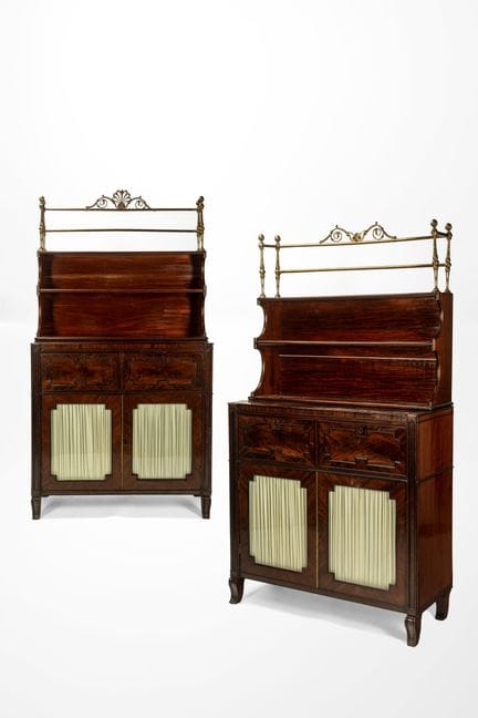 Pair of Regency-style mahogany bookcases.

H 111.2