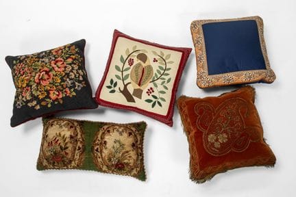 Assortment of cushions

max 40 x 40 cm