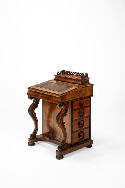 Davenport writing desk. England, 19th century.

H 