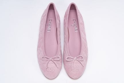 Chanel - Ballet Flats


Pink suede matelassé leath