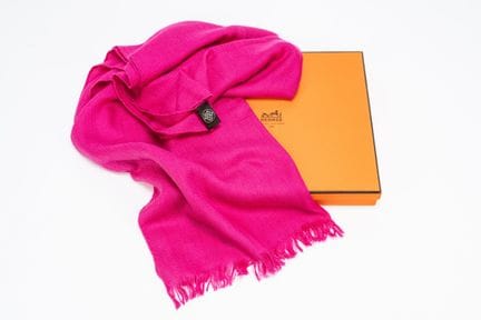 Hermès - Stole


Fuchsia cashmere and silk stole, 