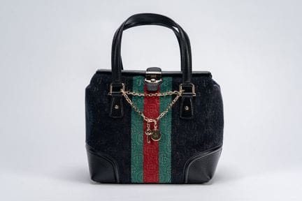 Gucci - Boston Bag


Black velvet Boston bag with 