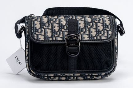 Christian Dior - Messenger Bag


Blue Dior Oblique