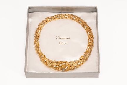 Grosse by Christian Dior - Necklace


Satin-finish
